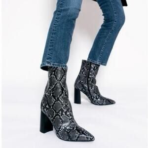Jeffrey Campbell Siren Snake Booties Black Gray Snakeskin Print Size 10